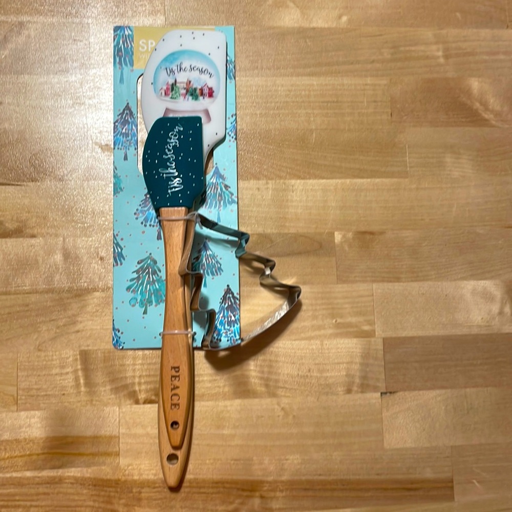 Christmas Spatula set w/ Cookie Cutter